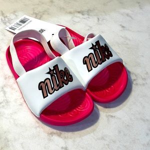 NWT Nike children’s kawa slide